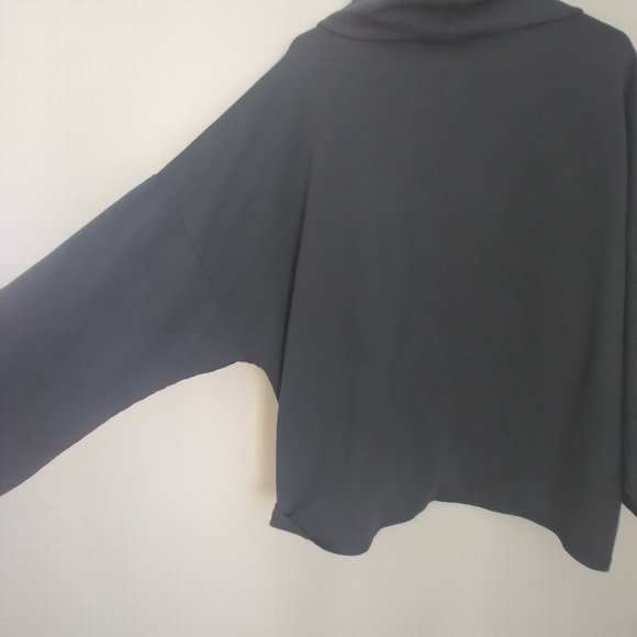 Vanessa Alexandra, Made in Italy Top or Beach Cover Up. Grey - Picture 6 of 10